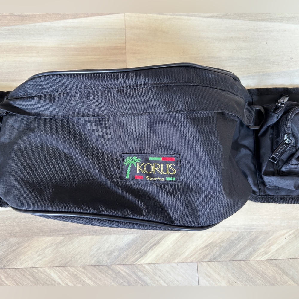 KORUS SPORTS LARGE FANNY PACK.                 …7 pockets… 1 large and 6 smaller